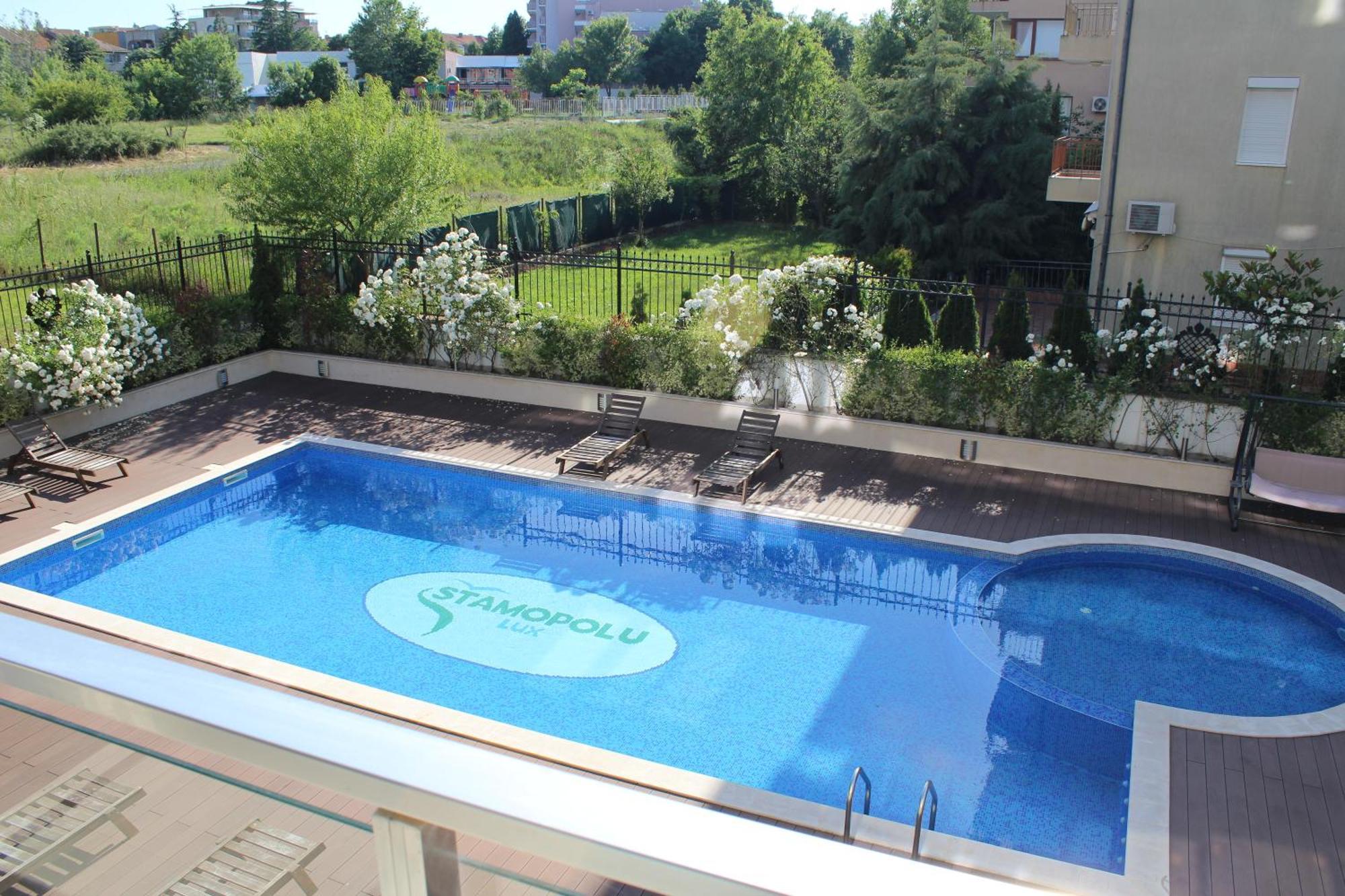 Apartments Stamopolu Lux With Pool View Primorsko Exteriör bild